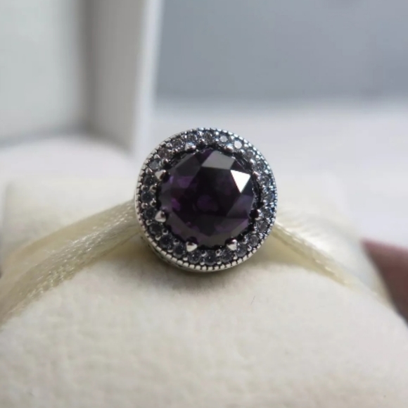 Pandora Royal Purple radiant Hearts charm. - Picture 2 of 8